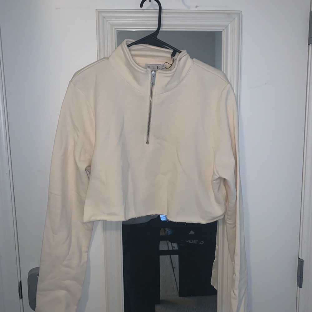 Lauren Elizabeth | XLE Mattie Crop Sweatshirt